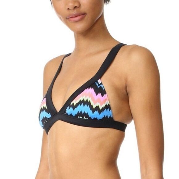 Pilyq Zig Zag Triangle bikini top - Picture 2 of 7